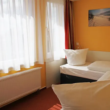 Kuestenhaus بيت للعطل Koserow